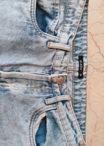 Ankle Length Torn Jeans From Zudio