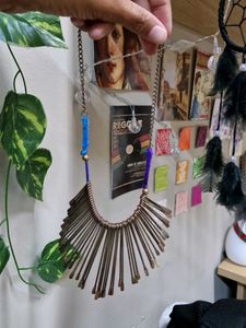 Vintage Woman Rusty Necklace