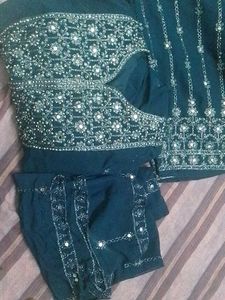 3 peace wedding dress