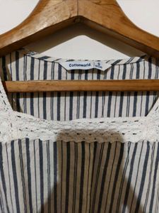 Size S/ M Striped Square Neck Top