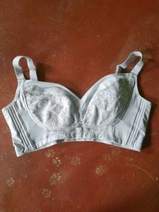 Bra 85D