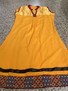 New Kurta With Black Spots At Back