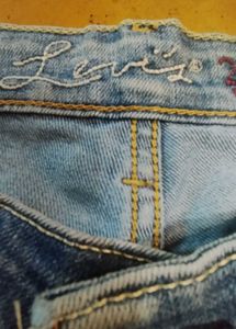One Single Piece Of Levis denim frayed shorts