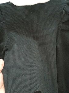 Chic Black &amp; White Top