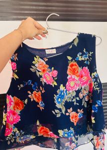 Floral Print Sleeveless Top