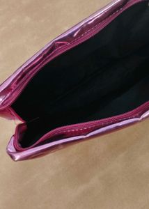Magenta A Magnetic Colour Pouch