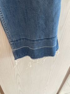 Distressed look jeans