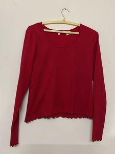 red Levi’s top for ladies