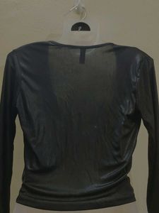 🎀Black Tie-front Crop Top