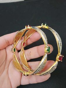 Elegant Bangle Set 🤩⚡️