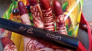 Met Lipstick