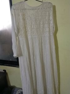 White Lucknowi Kurtis And Pant Set With Inner