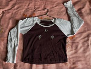 Daisy Embroidered Long Sleeve Tee