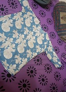 Flower 🌼 Short Kurti