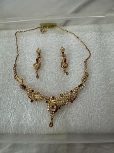 Red And green Stone Beautiful Necklace Set