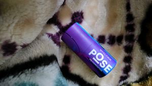 Pose Hd Foundation Stick With Combo Pack