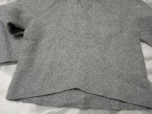 Woolen gray crop sweater for women