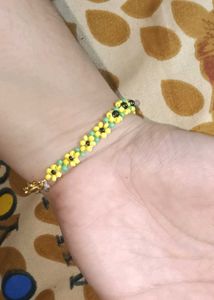 Daisy Chain Bracelet
