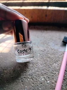 Nail paint Top Coat And Makeup Brush 🖌️