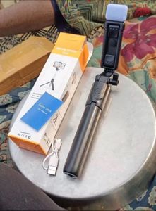 R15 Bluetooth Selfie Stick And Tripod