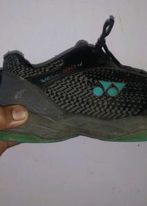 it is yonex sports shoes