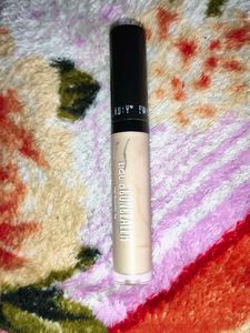 Maybelline  Foundation+ Swiss Beauty Concealer 🌷