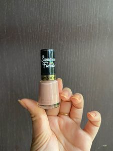 4 Nailpaints + 1 Free Lipgloss From Elf