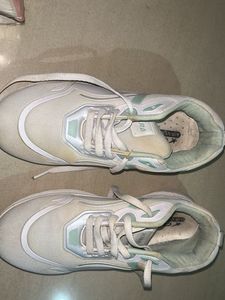 Comfortable White Sports Shoes