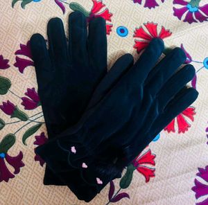 Elegant Velvet Gloves
