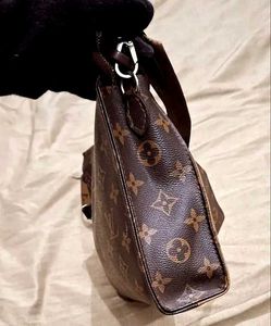 Louis Vuitton (Non Automatic)