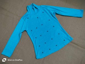 Girl&#39;s Blue Turtleneck Top