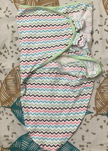 Babyhug Stick On Wrapping Blanket (pack Of 2)