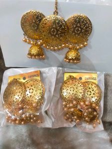 Golden Tone With Pearl Earring &amp; Maang Tikka