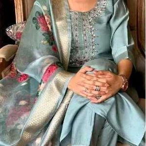 Elegant Blue Embroidered Salwar Kameez
