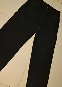 BLACK WIDE LEG CARGO JEANS