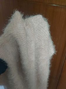 Fluffy cropped Sweater