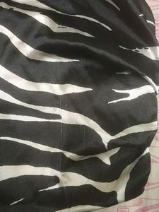 Women&#39;s Zara Fancy Black &amp; Gray Crop Top