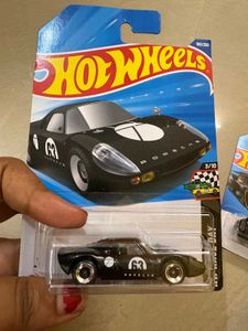 Hot Wheels Porsche &amp; Bugatti Set