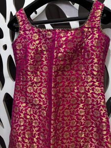 Inddus Women Pink And Gold Woven Kurta Set