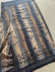 Vintage Floral Print Saree