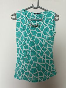 A Green Printed Casual Top