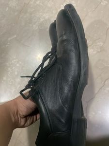 ID: Being Cult Black Leather Shoes