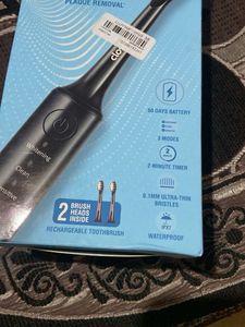 Closeup Sonic Expert Toothbrush