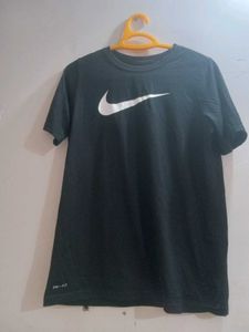 nike t shirt