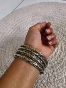 Silver Tone Bangle Set