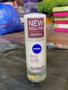 Nivea Deo Milk Sensitive Roll-On