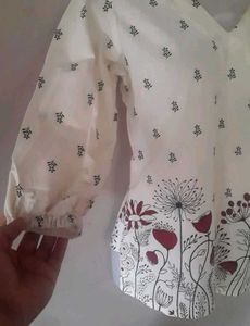 Floral print 3/4 th sleeve top