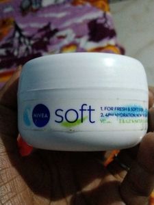 NIVEA Soft Moisturizing Cream