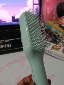 Self Cleaning+Styling Comb (Trending)