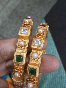 Elegant Gold Kangan